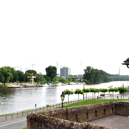 호텔 Tagungshotel Hoechster Hof 3*