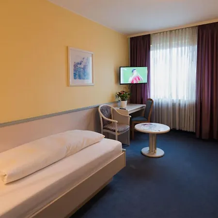 酒店 Tagungshotel Hoechster Hof 3*